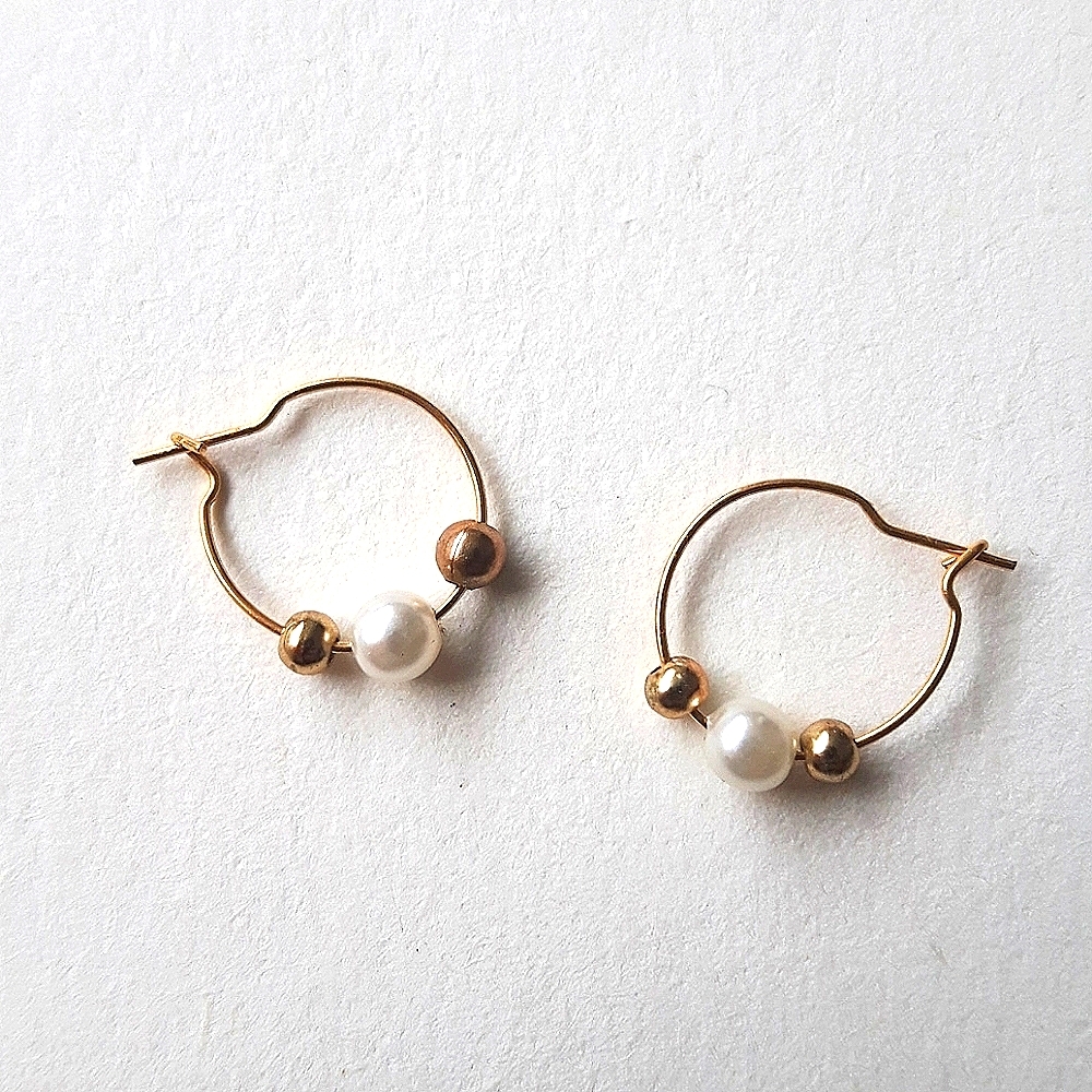 ❤2/$15 Tiny Gold&Pearl Earrings